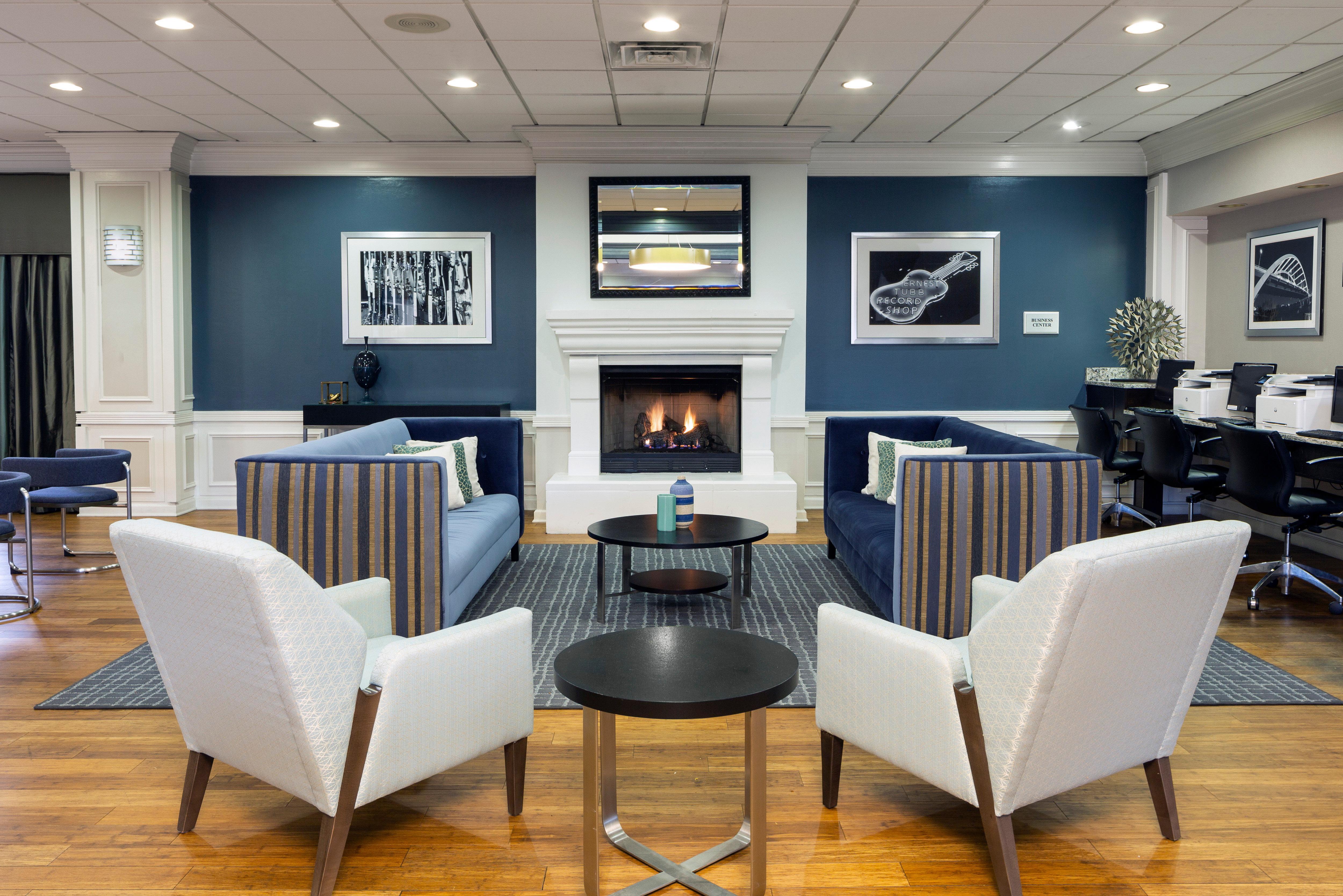 Holiday Inn Express Nashville-Downtown - Broadway By Ihg Exterior foto
